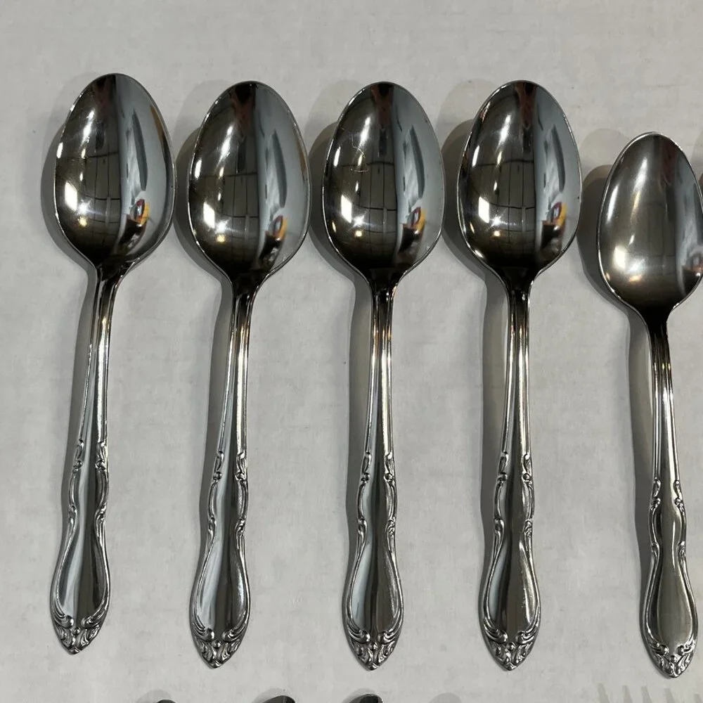 Rogers Stainless By Oneida Homestead 16 PC Set 4 Ea Place Setting‎